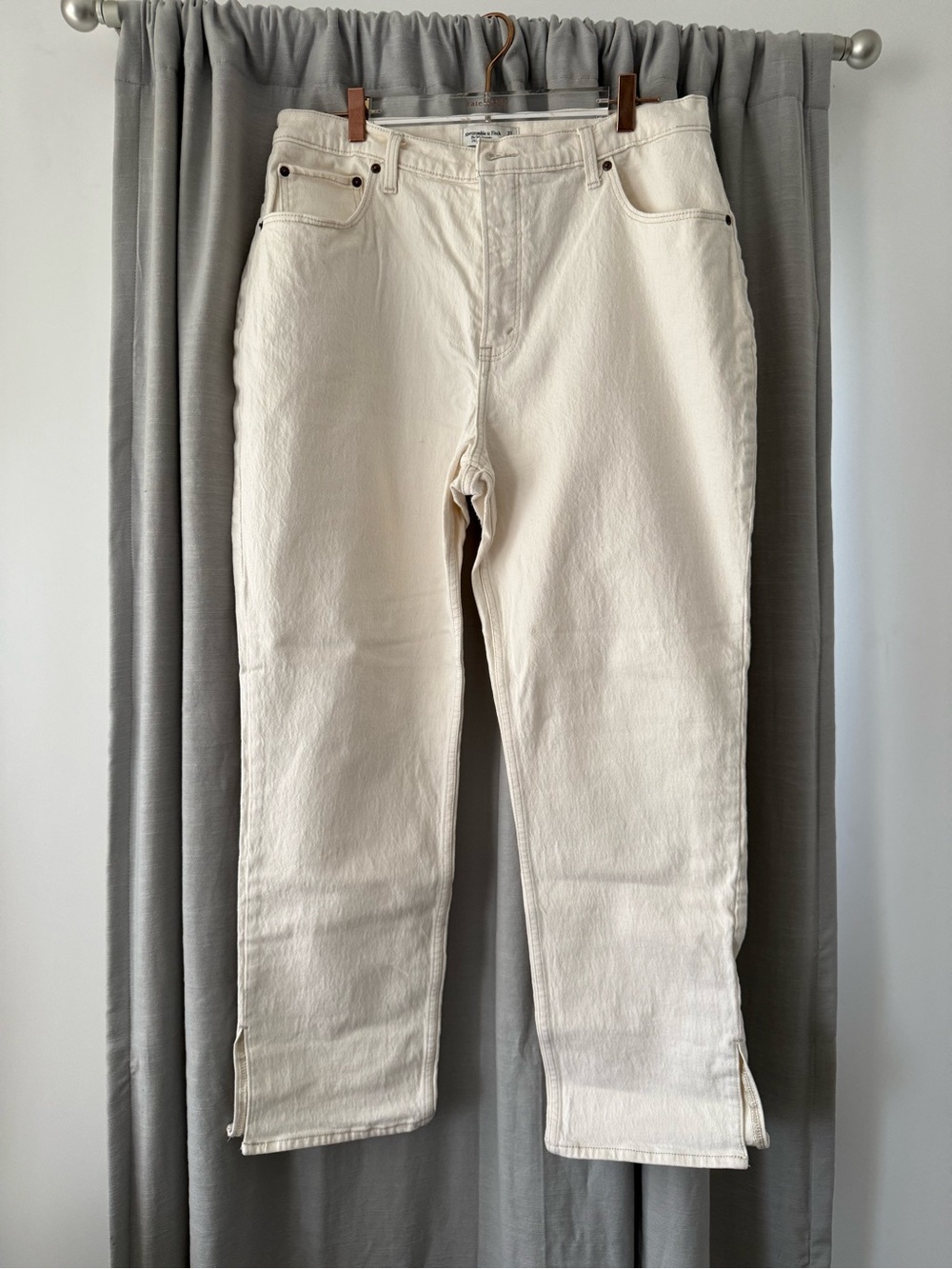 Abercrombie & Fitch 90s Straight Ultra High Rise Jeans